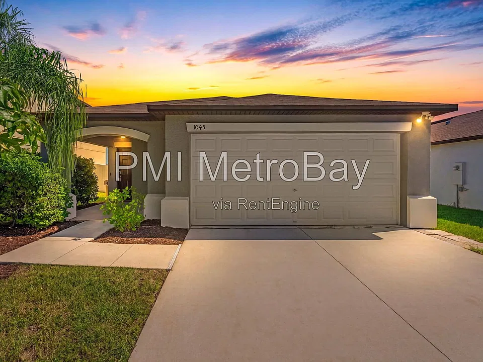 1045 Royal Empress Dr