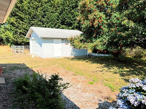 3rd image of 1111 Barr Road