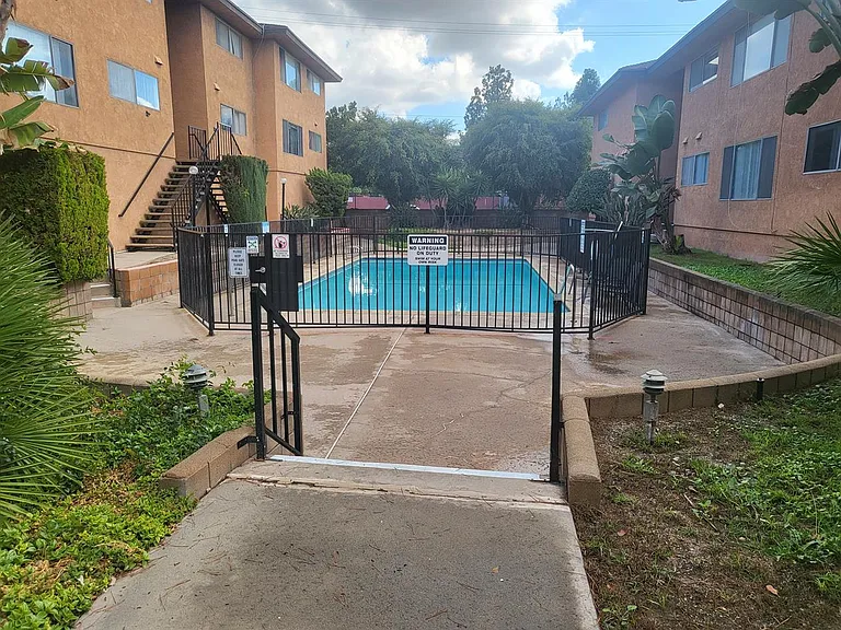 Taylor Garden Apartments — Photo 33