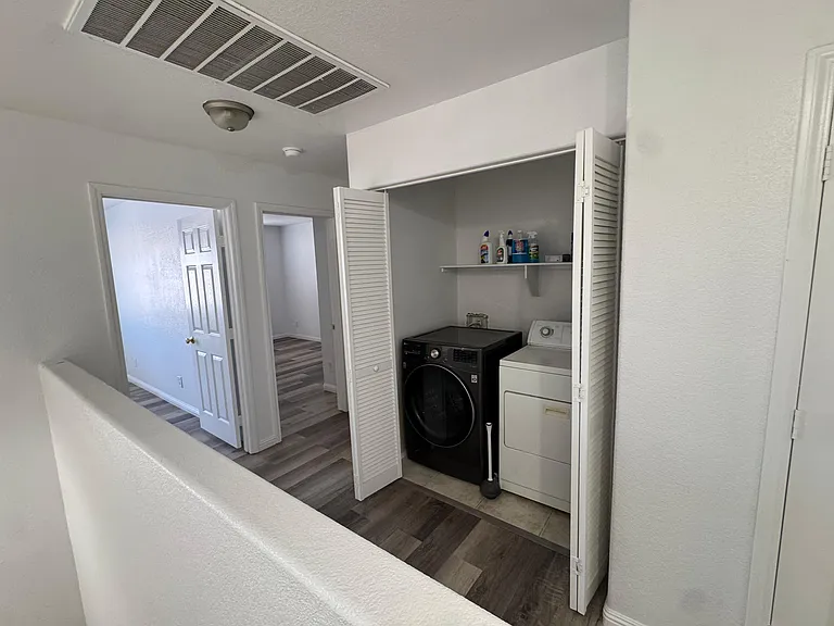 3835 Macedonia Ave — Photo 8