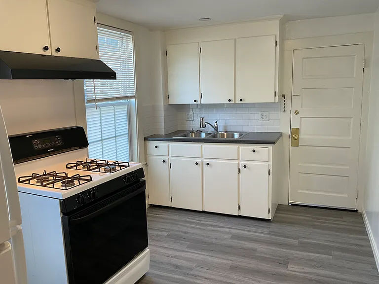 272 Washington St #1 — Photo 7