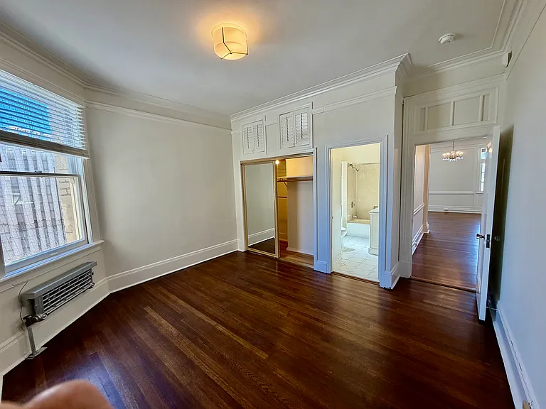 1899 California St #10 — Photo 5