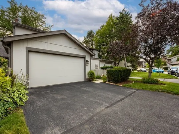2627 Smith St, Rolling Meadows, IL 60008