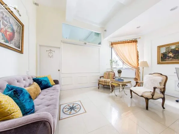 310 East 46th Street image 1 of 13