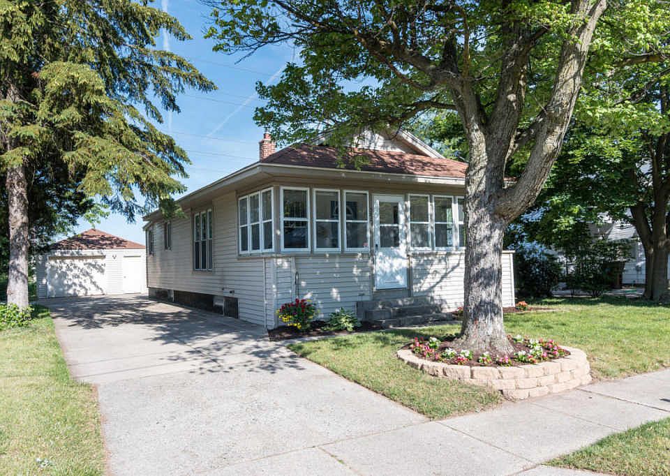 1st image of 3829 Loraine Ave SW