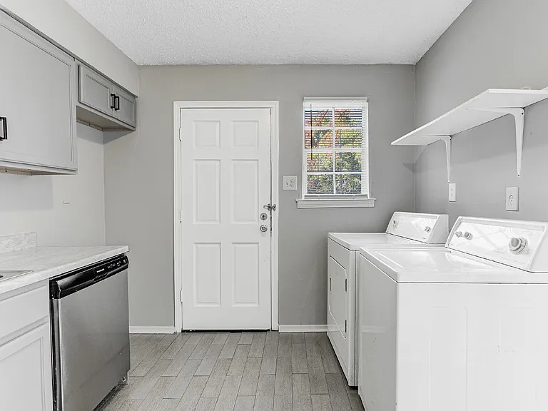 2291 Madison Ave — Photo 6