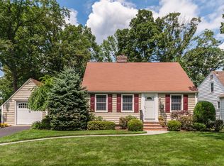 12 Longview Rd, Livingston, NJ 07039