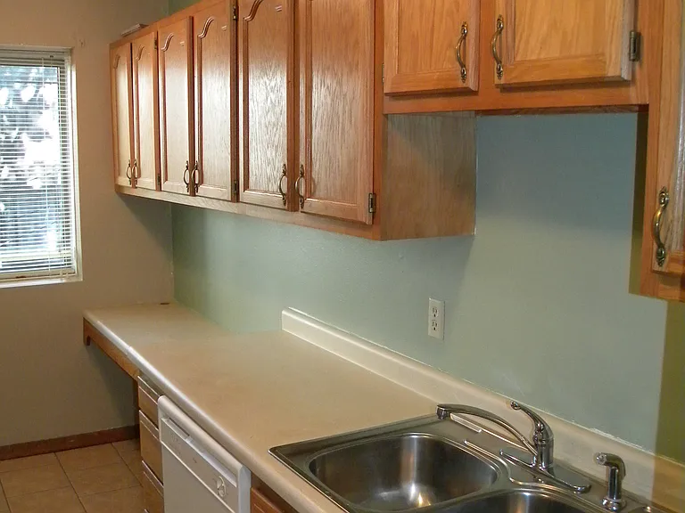 614 10th Ave SE #204 — Photo 15