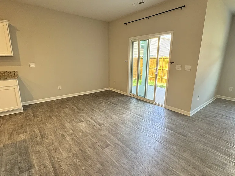4518 Sandstone Dr — Photo 10