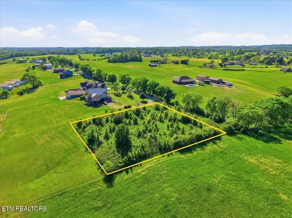 1745 Seymour Air Park Dr, Seymour, TN 37865