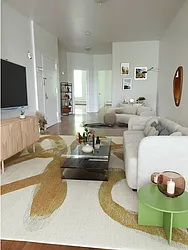 527 Gates Avenue, #4