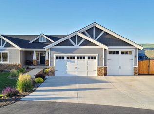 15617 S Clear View Loop, Kennewick, WA 99338