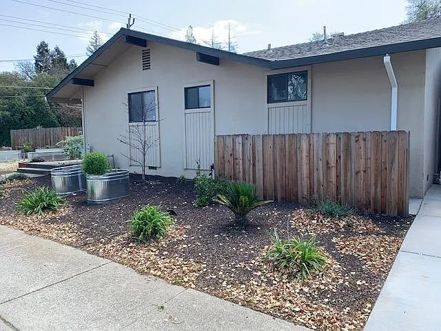 Studio, 276 sqft, $1,395 — Photo 1