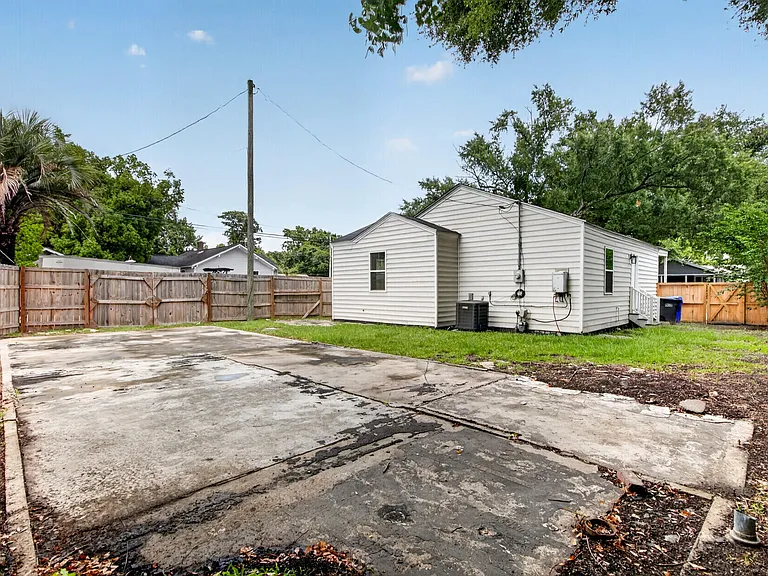 2116 Commander Rd — Photo 29