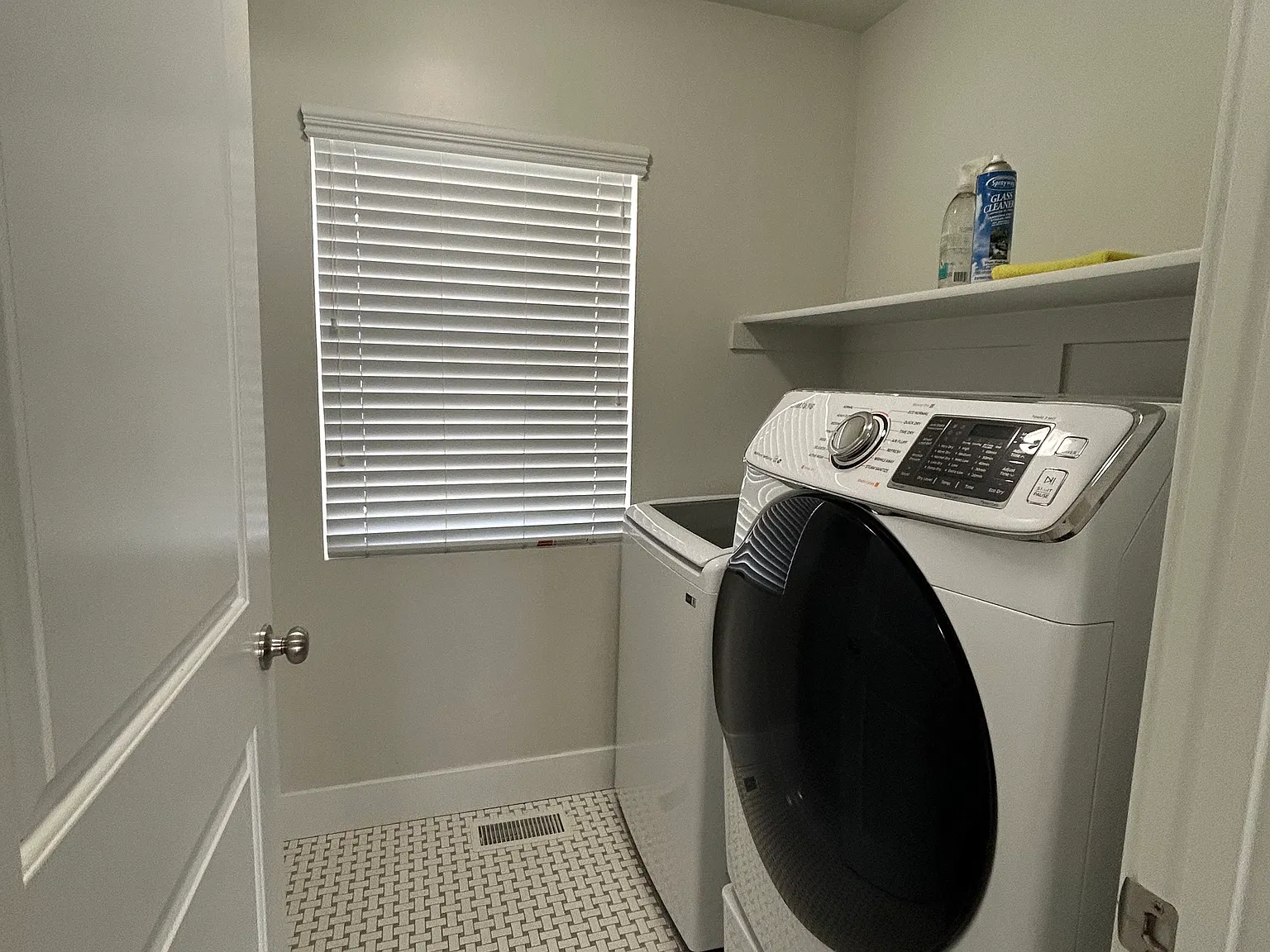 6 bed, 3200 sqft, $3,650 — Photo 4