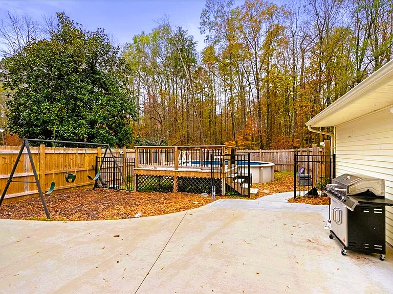 34 Shenandoah Dr — Photo 33