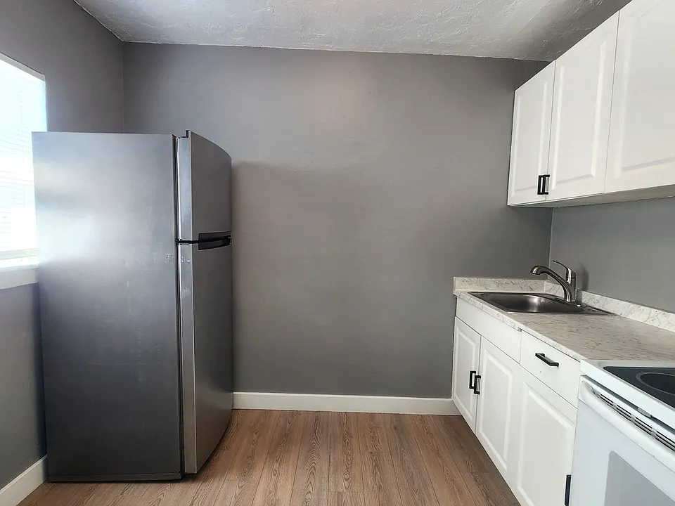 2996 Francis Ave #4