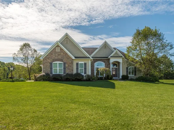 33745 View Point Dr, Columbia Station, OH 44028