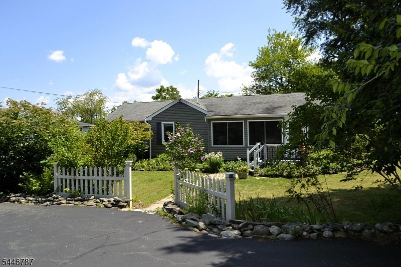 1st image of 238 Fairview Ave