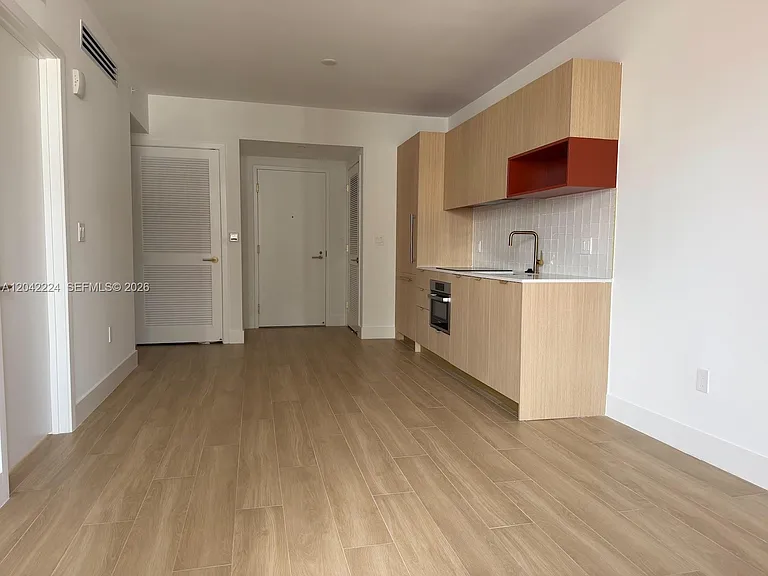 90 NE 32nd St #606 — Photo 7