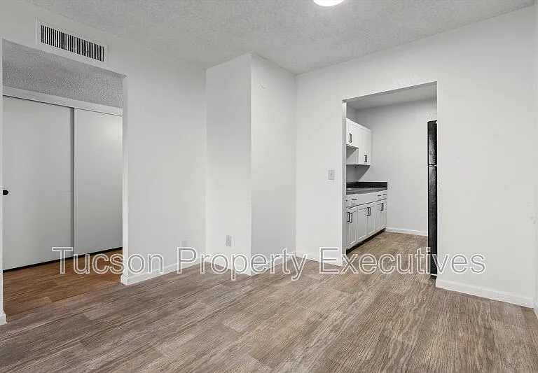 319 E Mohave Rd #206 — Photo 7
