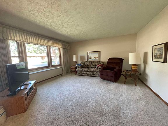 4th image of 1107 William Ct