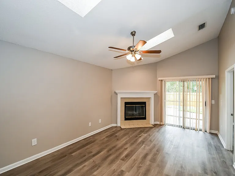 8790 Townsquare Dr S — Photo 3