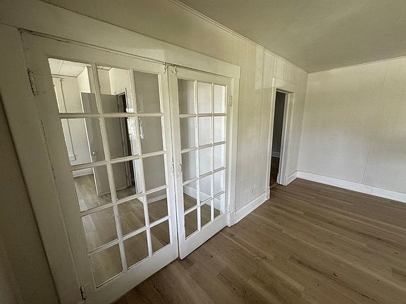 5th image of 934 N National Ave