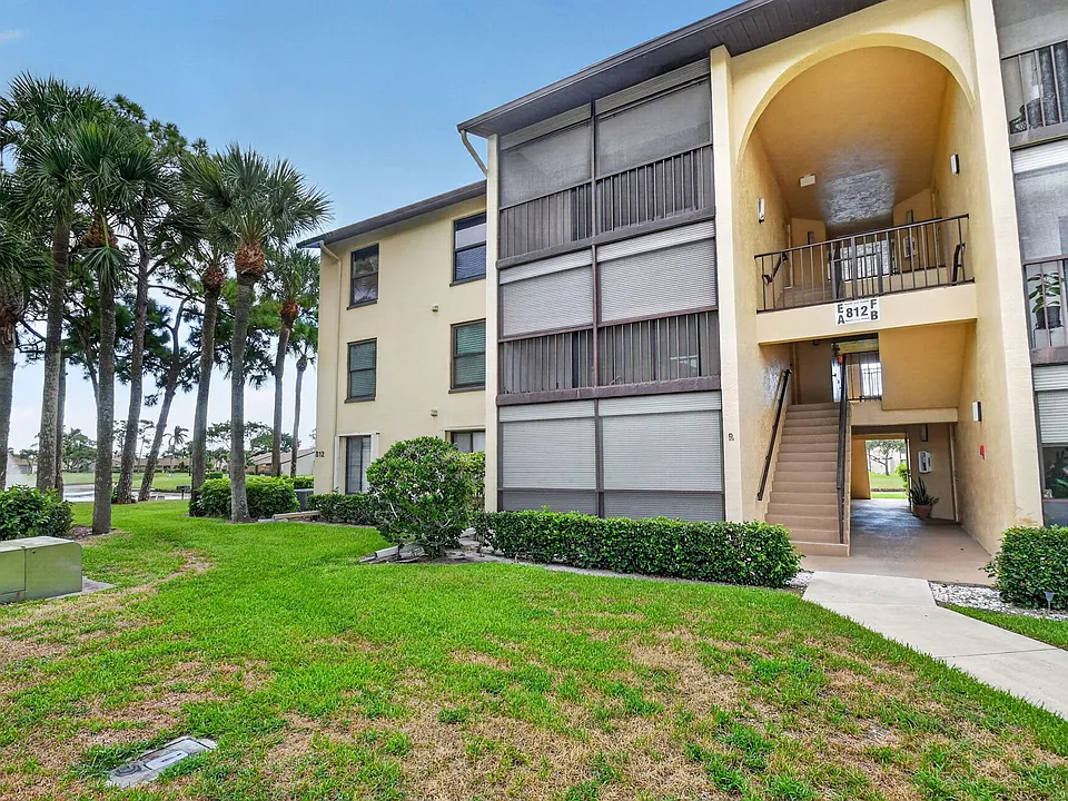 812 Sky Pine Way #A3