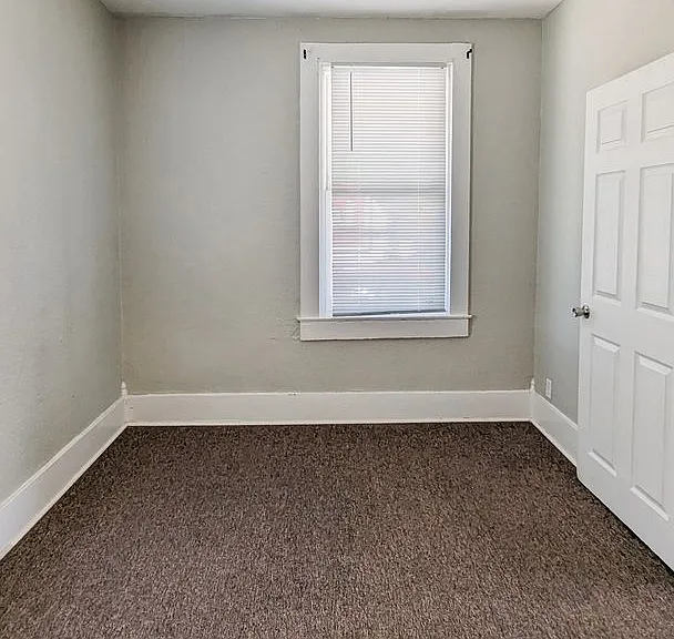 303 N Tillotson Ave — Photo 5
