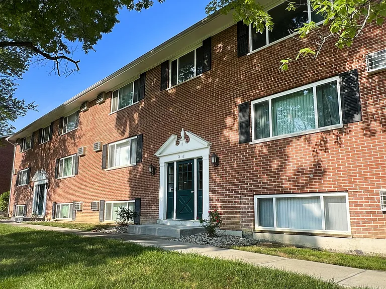 Sharondale Woods Apartments — Photo 9