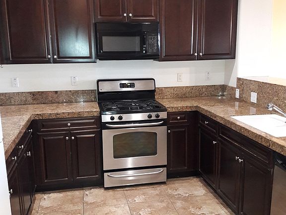 5th image of 15910 Lasselle St Unit D