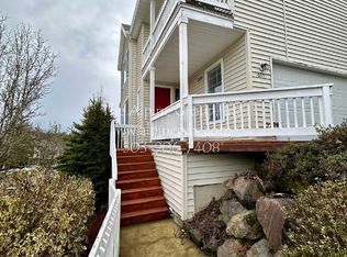 10691 SW Celeste Ln, Portland, OR 97225