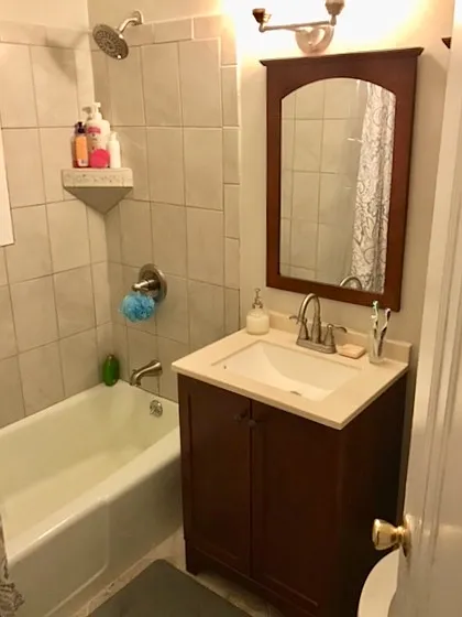 2 Bed 1 Bath Condo On The 1st Floor Of The Woodbine Condominium By The Cleveland Park Metro. — Photo 4