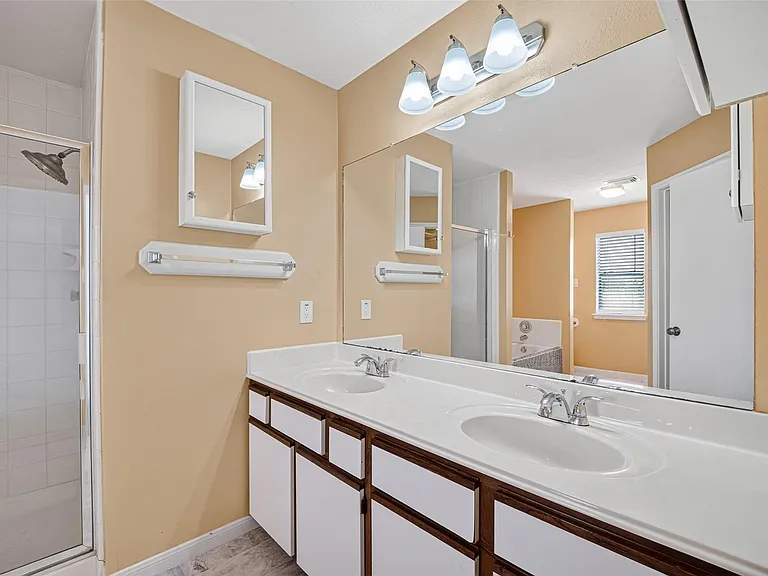 1806 Oak Ridge Dr — Photo 24