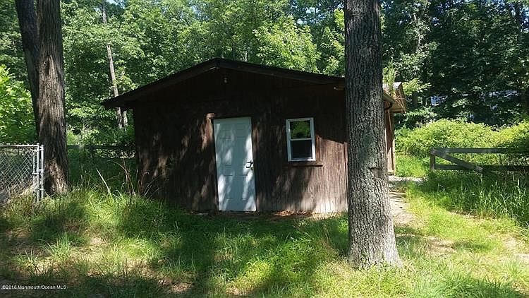 2nd image of 183 Cassville Rd