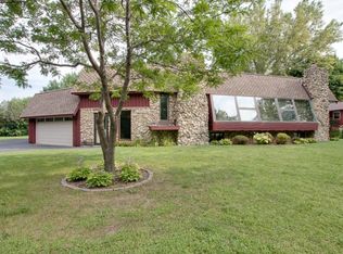 8330 Comstock Way, Inver Grove Heights, MN 55076