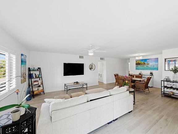 3rd image of 1450 N Riverside Drive #201