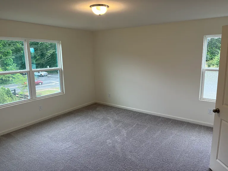 100 Swindon Dr — Photo 10