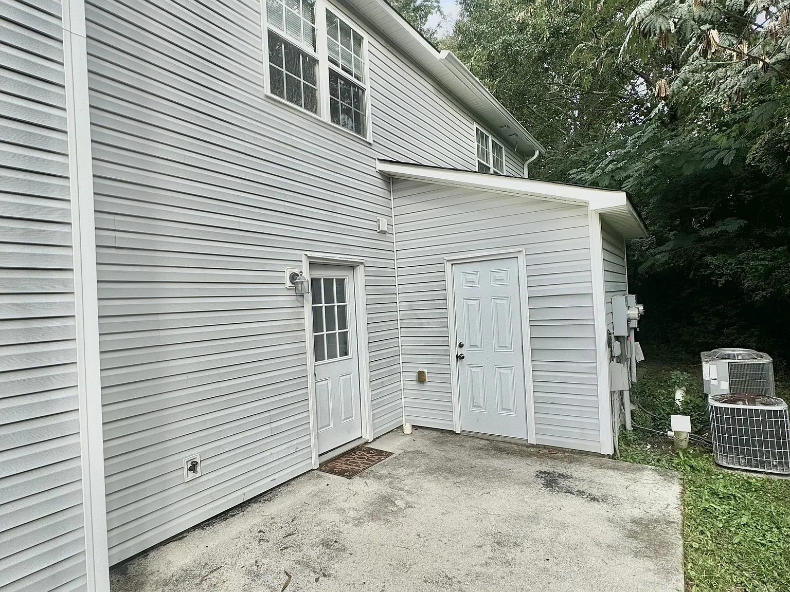 319 Bracken Place - 1 — Photo 2