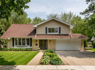 4228 Wilson Ave, Rolling Meadows, IL 60008