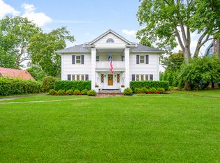 20 Elk Ave, New Rochelle, NY 10804