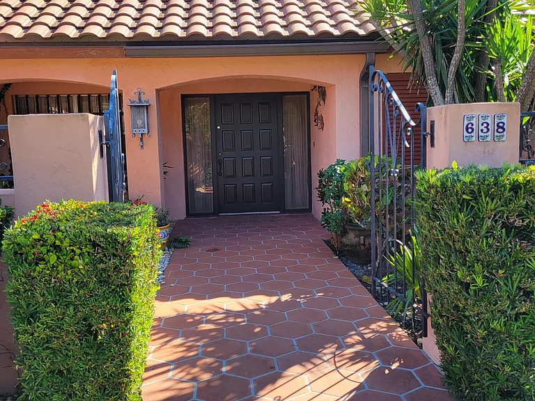 638 S Owl Dr — Photo 3