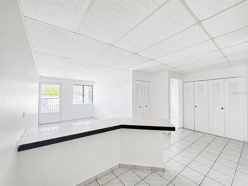 3 bed, 1.0 bath, 830 sqft, $800 — Photo 2