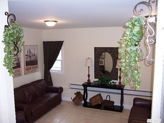 3rd image of 3343 Weidner Ave