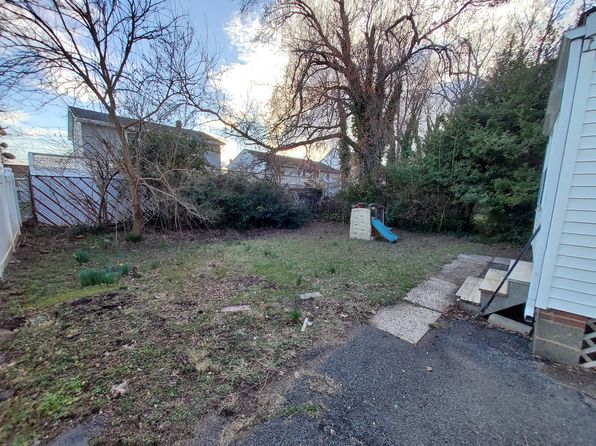 230 Dermody St, Roselle, NJ 07203