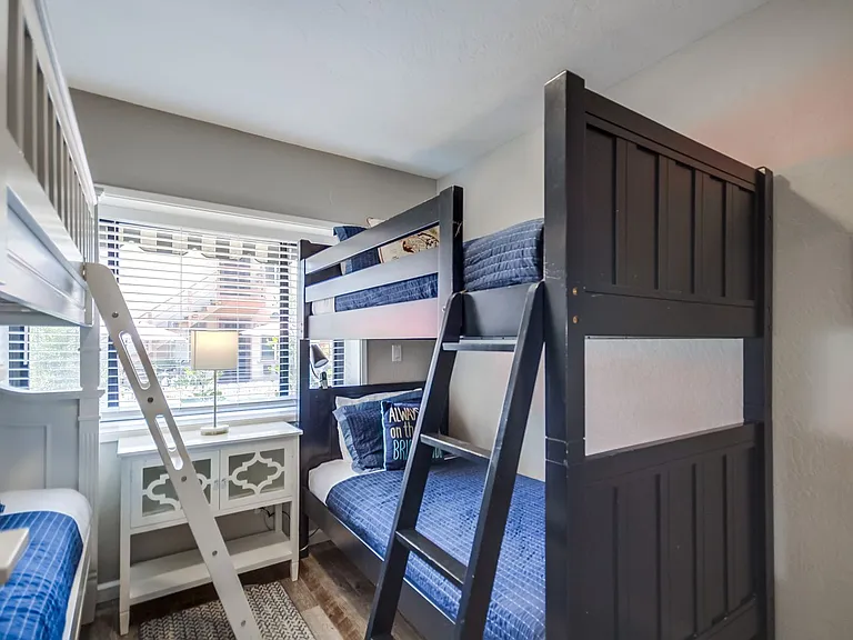824 Island Ct #1 — Photo 35