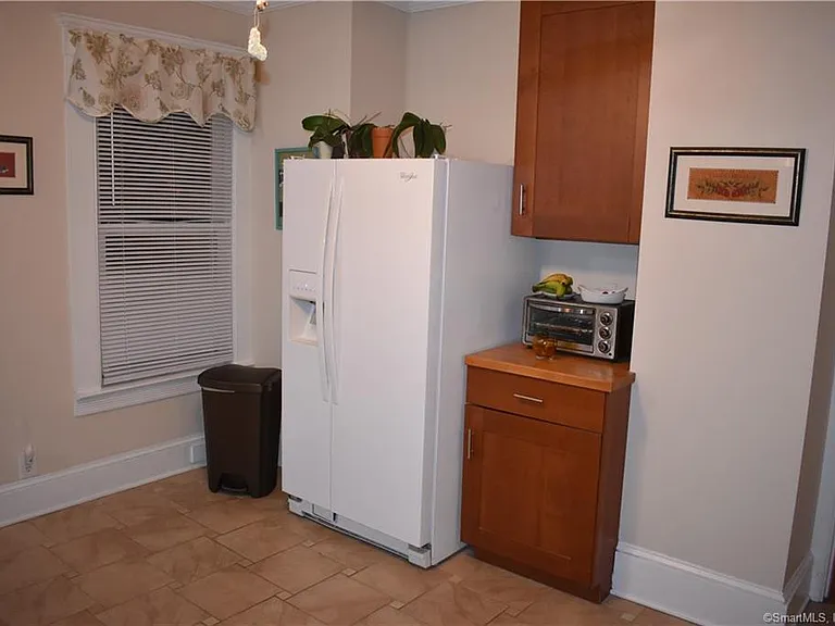 181 Leete St #1 — Photo 4