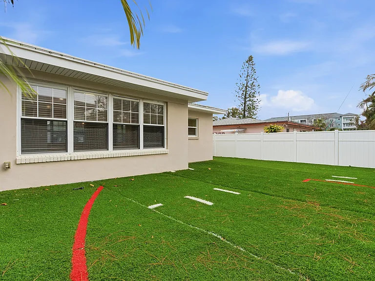 327 Sunny Ln — Photo 24
