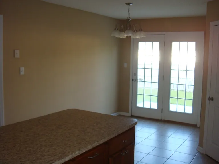 496 Bryson Cir — Photo 8